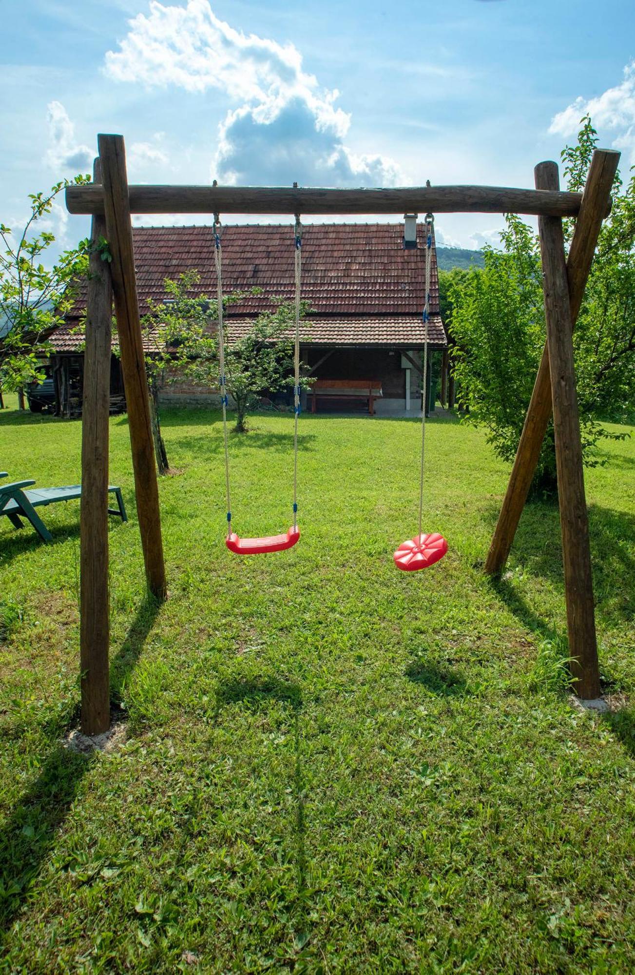 Kuca Za Odmor Slunjcicaヴィラ エクステリア 写真